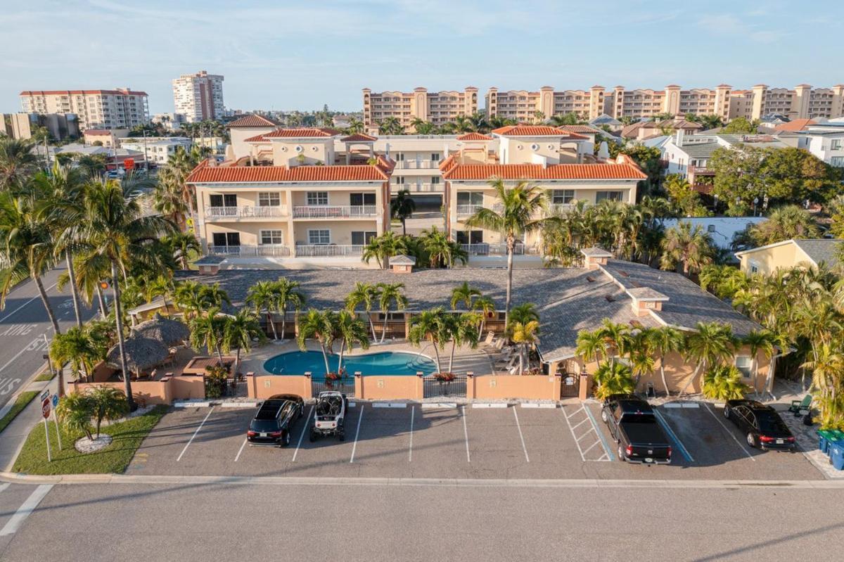 Walkable To Restaurants And Steps To The Beach! - Coconut Villa'S Suite 10 St. Pete Beach Eksteriør bilde