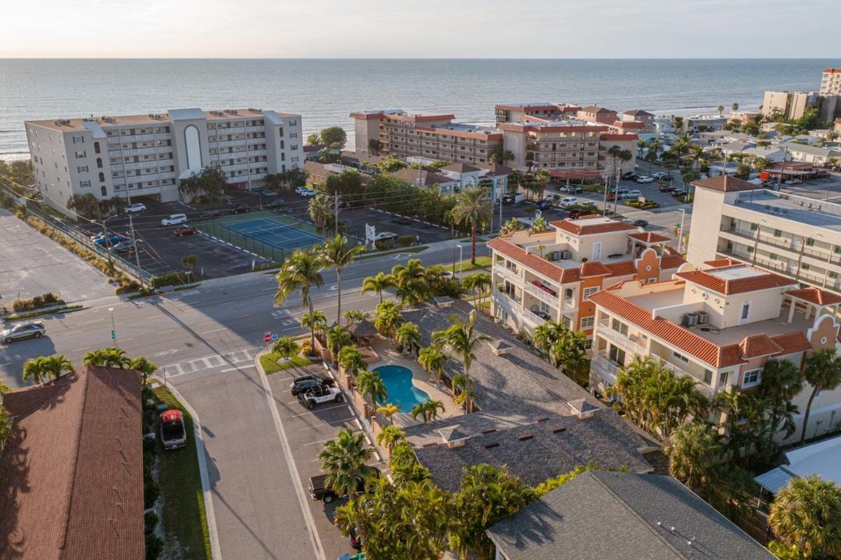 Walkable To Restaurants And Steps To The Beach! - Coconut Villa'S Suite 10 St. Pete Beach Eksteriør bilde