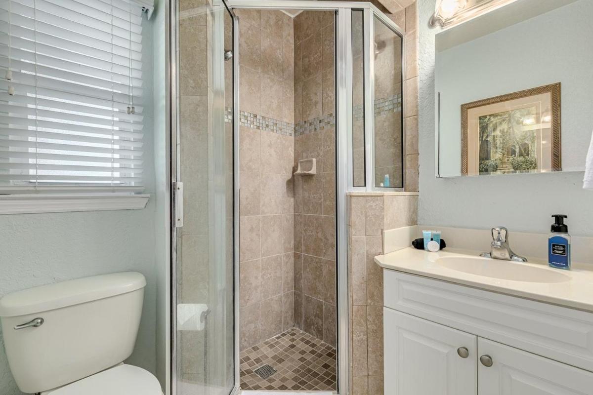 Walkable To Restaurants And Steps To The Beach! - Coconut Villa'S Suite 10 St. Pete Beach Eksteriør bilde
