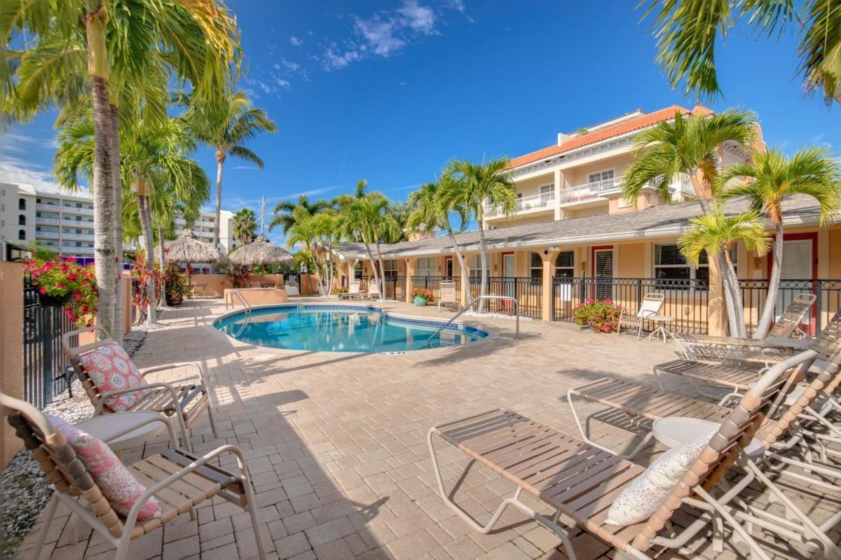 Walkable To Restaurants And Steps To The Beach! - Coconut Villa'S Suite 10 St. Pete Beach Eksteriør bilde