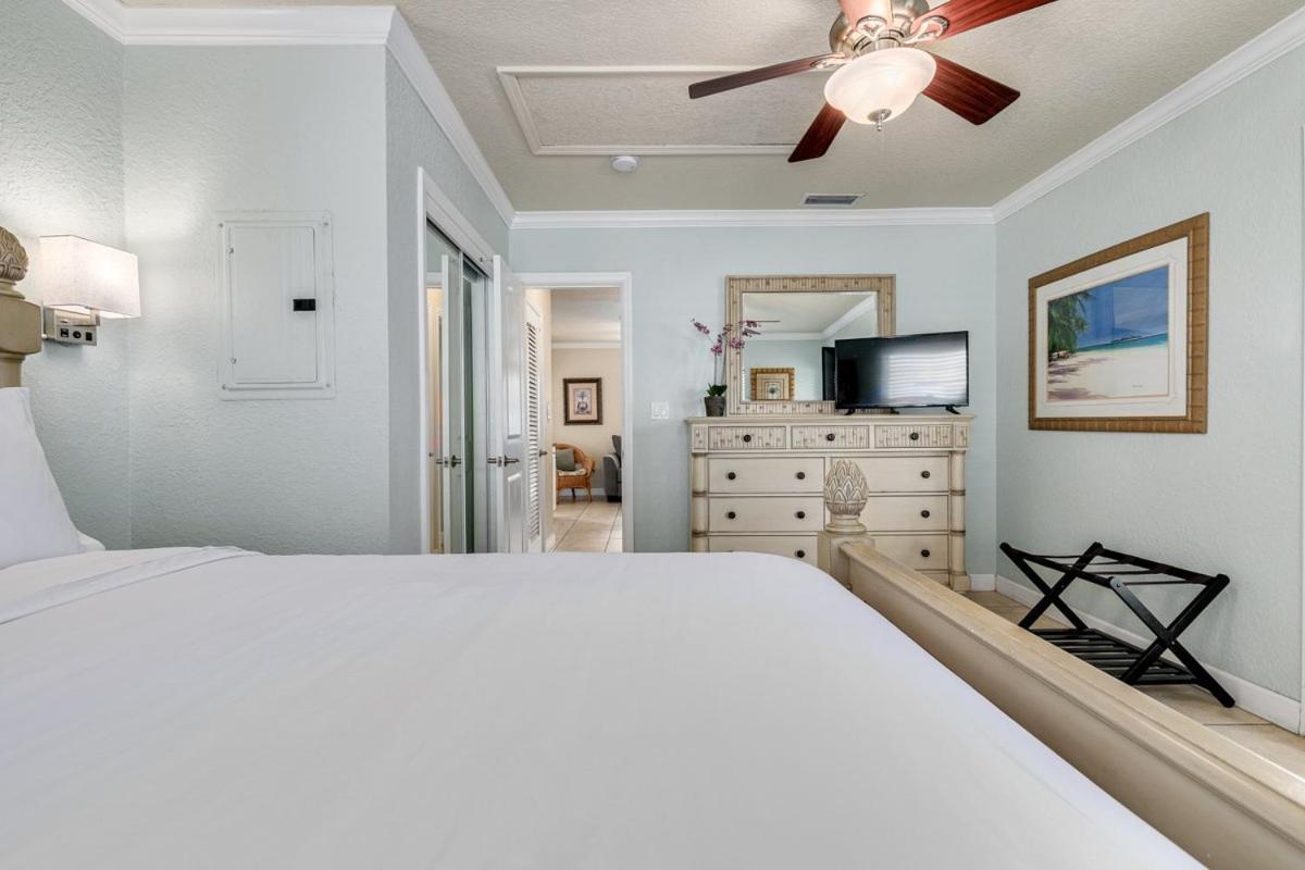 Walkable To Restaurants And Steps To The Beach! - Coconut Villa'S Suite 10 St. Pete Beach Eksteriør bilde